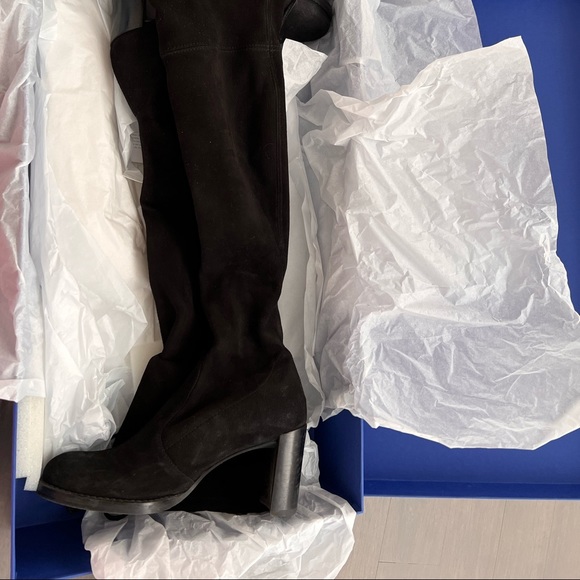 Stuart Weitzman knee length suede boots. Tipland. Size 5 - Picture 2 of 6